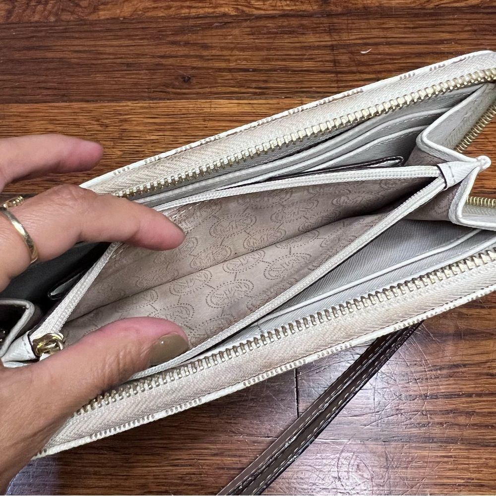 Michael Kors Tan and Beige Wristlet Long Wallet - Picture 6 of 14